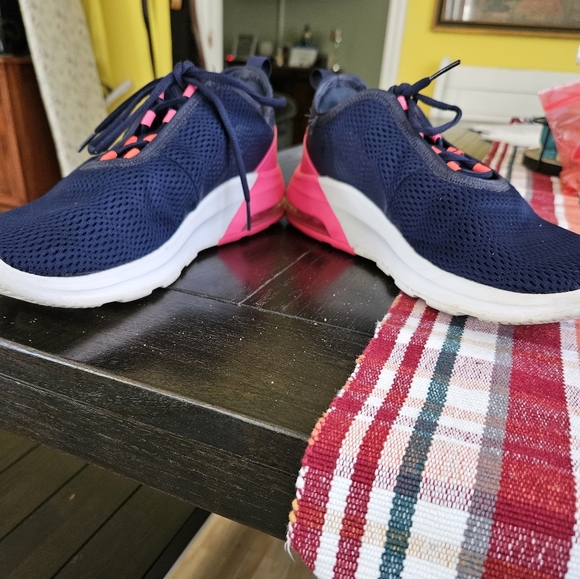 COPY - GUC NIKE AIR MAX MOTION 2 - Picture 3 of 6